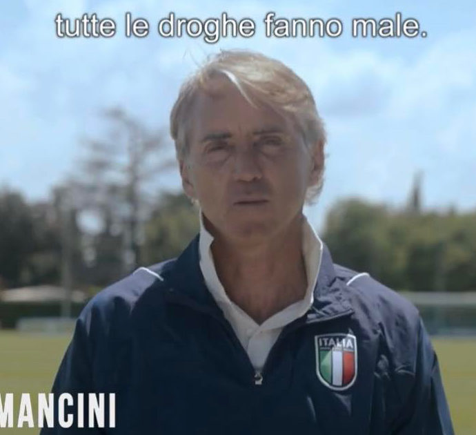 Roberto Mancini, lo spot contro “tutte le droghe” scatena i social: “L’ho visto e mi è venuta voglia di drogarmi, fatela girare”