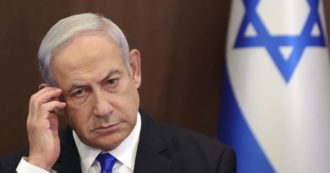Copertina di Netanyahu fa marcia indietro sulla riforma della giustizia: via la clausola che imbriglia la Corte Suprema. “Seguo l’opinione pubblica”