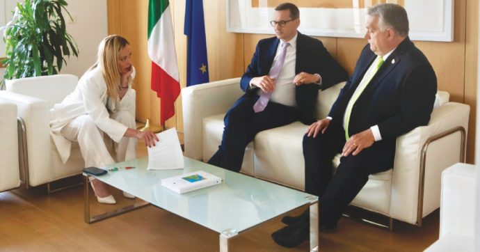 Migranti: figuraccia Meloni, tradita dai compari dell’Est