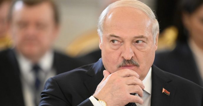 Lukashenko censura i media stranieri “ostili”. E ospita campi Wagner