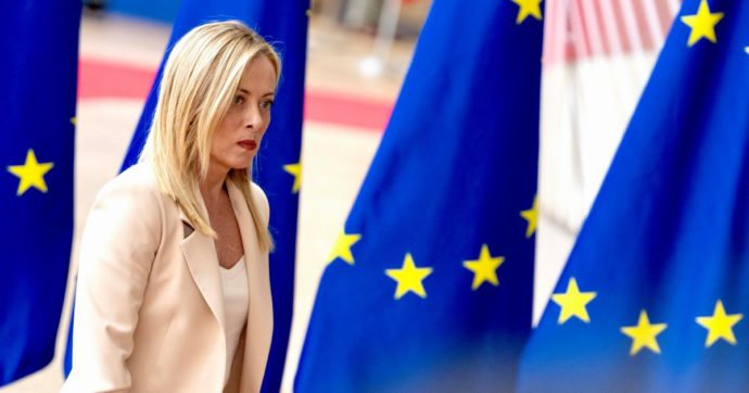 Scorie di Bruxelles: Meloni vola subito dai compari di Visegrad