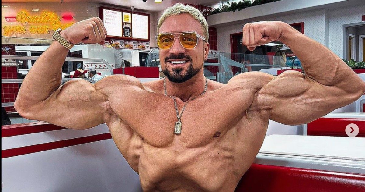 Morto Joesthetics, il bodybuilder stroncato da un aneurisma a 30 anni: “Era tra le mie braccia, da tre giorni aveva dolore al collo”