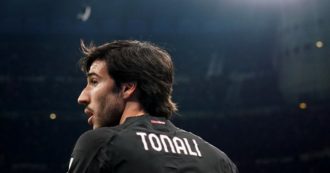 Copertina di Sandro Tonali è ufficialmente un nuovo giocatore del Newcastle, il saluto video sui social: “Spero sia un arrivederci”