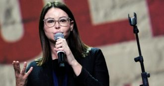 Copertina di “L’aggressione con l’acido? Non voglio vendetta, ma far prevalere il bene sul male. Ho l’urgenza di parlare alle nuove generazioni”: Lucia Annibali si racconta