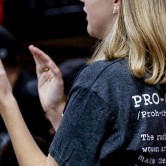 Copertina di Usa, un anno dopo: 25 milioni di donne senza diritto all’aborto