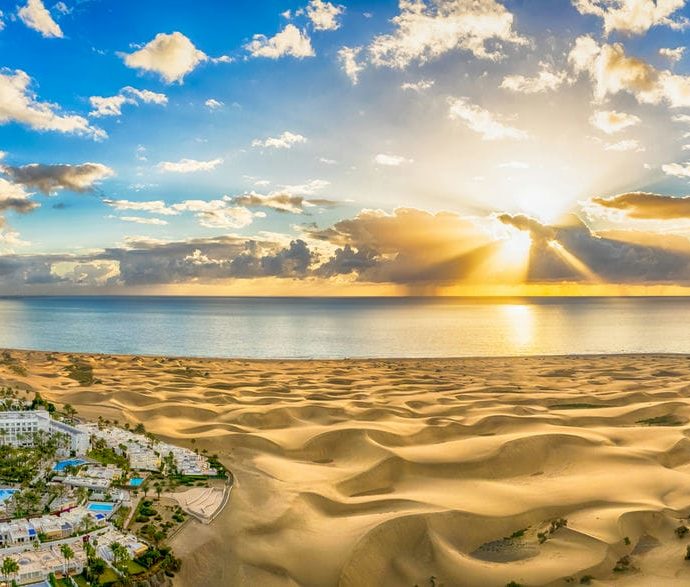 L’estate tutto l’anno: Gran Canaria tra sole, mare, movida