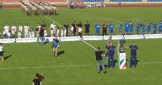 Esercito nel pallone, contraerei vs “figliuoli”.  Col camion dei panini che non fa scontrini