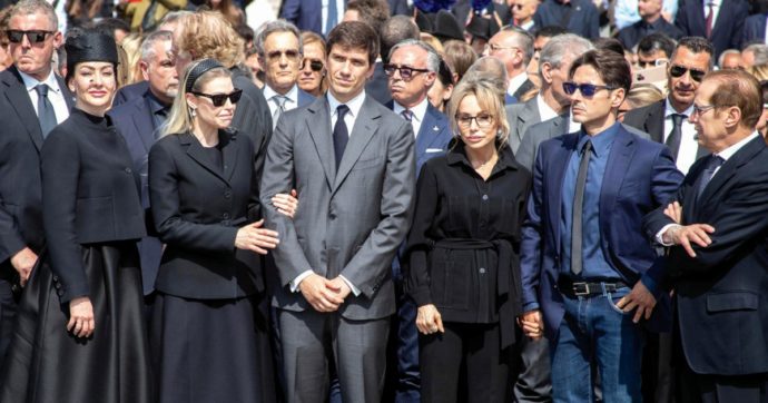 Mattoni, yacht, tele, libri, cessi: da dove viene il bottino berlusconiano di 8mld