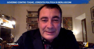 Copertina di Il magistrato Albamonte: “Attacco del governo ai pm? Si delegittima chi indaga, facevano così anche Berlusconi e Renzi”. Su La7