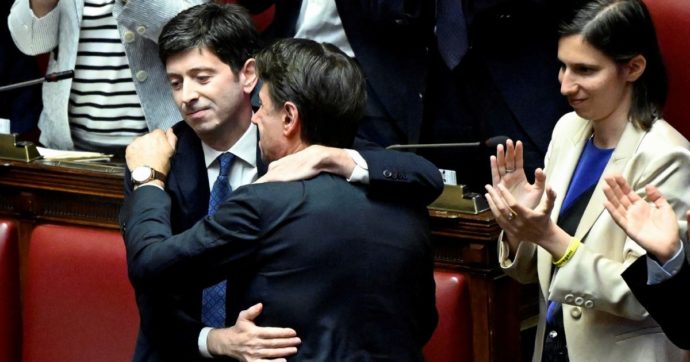 Covid, le destre si votano la commissione anti-Conte
