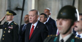 Copertina di Elyas e gli altri: i rifugiati Lgbtq+ che la Turchia rinchiude nei centri d’accoglienza