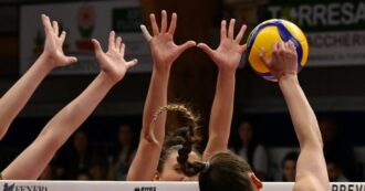 Copertina di Volley, i Mondiali saranno ogni 2 anni. L’allarme dall’Italia: “La salute degli atleti è a rischio”