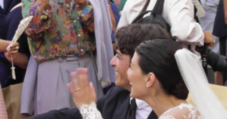 Copertina di Alessandra Mastronardi si è sposata con Gianpaolo Sannino: la cerimonia ad Anacapri, poi la festa nella location da sogno – Video