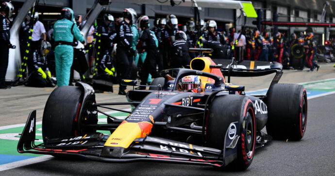Formula 1, a Silverstone ancora dominio di Verstappen davanti a Norris e Hamilton. Buio Ferrari: 9° Leclerc, 10° Sainz