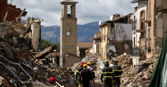 Terremoti, in Italia spesi 122 miliardi di euro per le ricostruzioni: “Manca la prevenzione”. E solo il 5,3% delle case è assicurato