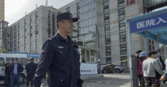 Copertina di Uomo entra in asilo e uccide sei persone in Cina. L’attentatore ha 25 anni: arrestato