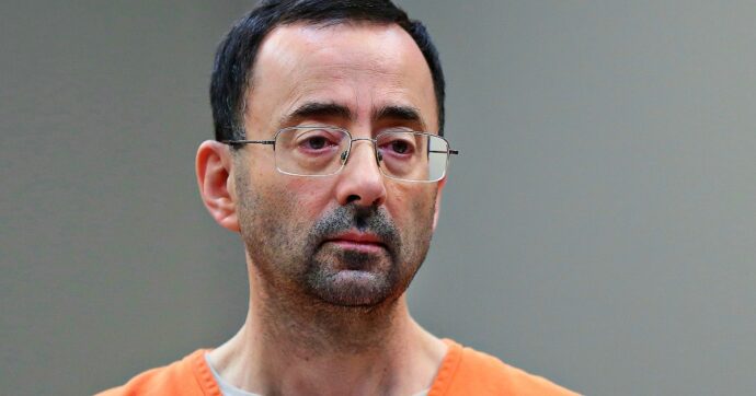 Nassar accoltellato in carcere: l’ex medico è colpevole di molestie su centinaia di ginnaste Usa