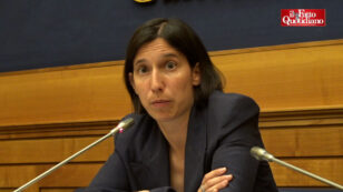 Copertina di Schlein: “Evidente che Santanchè abbia mentito in Aula, deve dimettersi. Meloni da troppo tempo silente, intervenga”