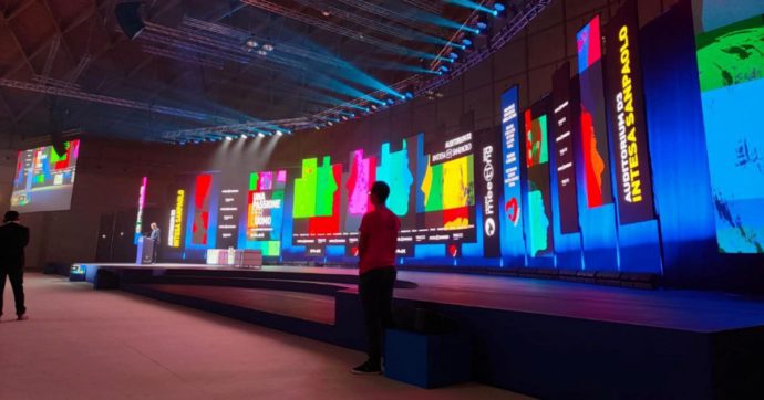 Meeting di Rimini, sfila mezzo governo (ma non Meloni): chiuderà Mattarella