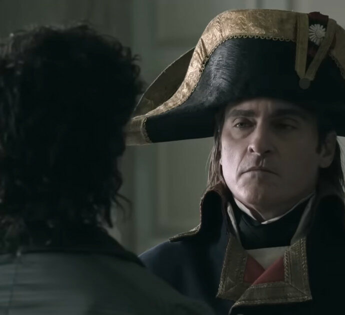 “Viene dal nulla. Ha conquistato tutto”: un budget incredibile per il Napoleon di Ridley Scott con Joaquin Phoenix. Ecco il trailer