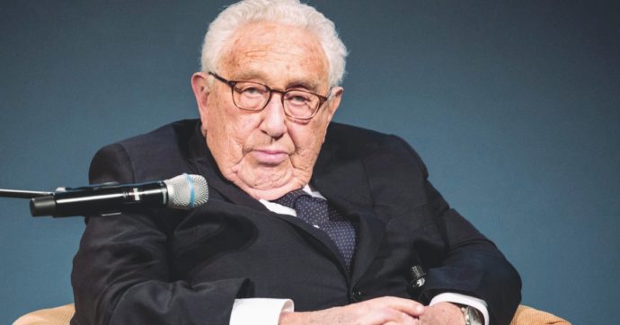 Kissinger risponde  al “falso” Zelensky