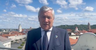 Copertina di Forza Italia, il videomessaggio di Tajani: “Abbiamo il dovere di andare avanti, Silvio ci manchi. Trasformiamo in realtà i suoi sogni”