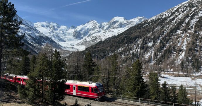 Deraglia il trenino rosso del Bernina: paura tra i passeggeri