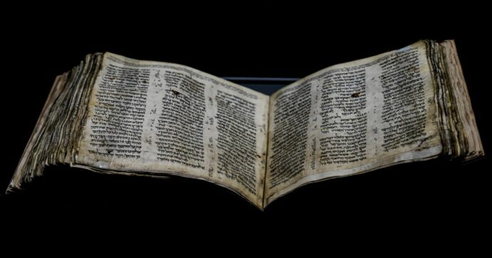Svezia, dopo il Corano ora saranno Bibbia e Torah ad essere bruciate a Stoccolma. Netanyahu: “Decisione vergognosa”