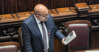 Copertina di I suggerimenti di lettura del ministro della Cultura su Twitter: dopo Foscolo e Pirandello, Sangiuliano consiglia Sangiuliano