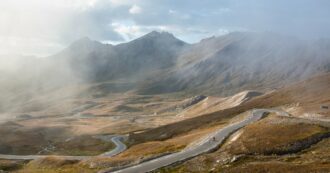 Copertina di In Piemonte il mito dell’auto è duro a morire. Anche nel silenzio della montagna