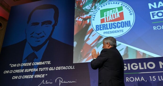 Il coro di Forza Italia a sostegno di Marina Berlusconi: “E’ la voce degli innocenti perseguitati dalla giustizia”