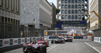 Copertina di Formula E, a Roma vincono Mitch Evans e Jake Dennis. Ma soprattutto il caldo