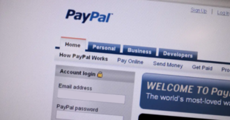 Copertina di PayPal per errore gli accredita 92 quadrilioni di dollari: ecco cosa è accaduto e cosa ha fatto il 56enne