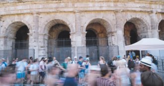 Copertina di Bagarini, sfregi e inchieste: estate d’inferno al Colosseo