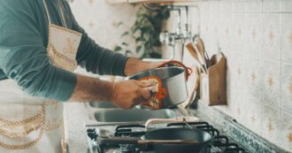 Copertina di Vita da single? Attenzione al portafogli e al conto in banca: “Essere in coppia fa risparmiare 571 euro al mese” – LO STUDIO