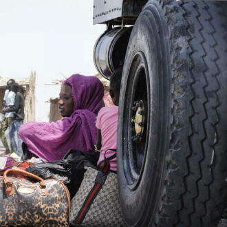 Copertina di Darfur, l’altra guerra sulle spalle di donne e bambini