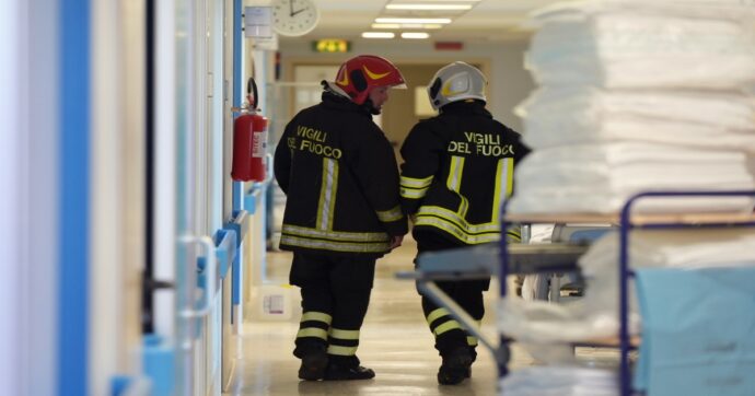 Genova, incendio all’ospedale San Martino: reparti evacuati, sospesa l’attività programmata nelle sale operatorie