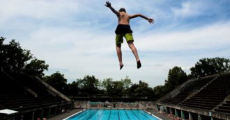 Copertina di Berlino, risse nelle piscine comunali: “Tutta colpa degli immigrati musulmani”