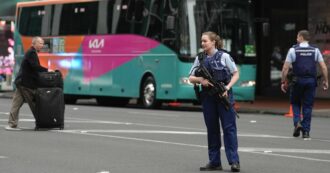Copertina di Sparatoria in Nuova Zelanda, tre morti e dieci feriti. “Episodio isolato, nessun rischio per la sicurezza nazionale”