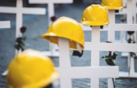 Copertina di Operaio trovato morto in un fosso in Versilia non lontano da escavatore