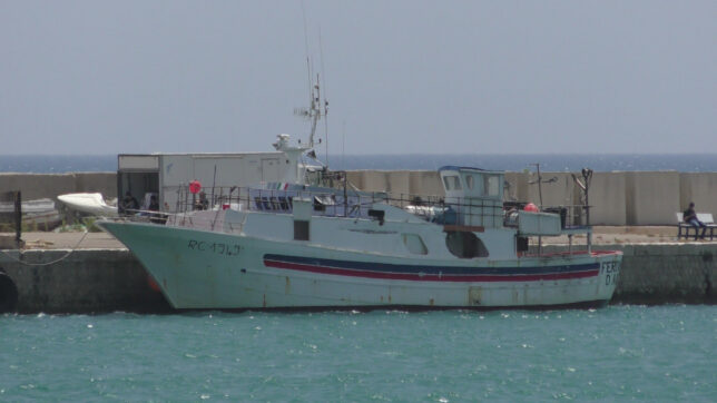 Oltre 5,3 tonnellate di cocaina sequestrate su un peschereccio in Sicilia: fermato l’equipaggio