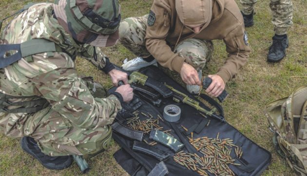 Kiev, l’allarme del Pentagono: “Armi occidentali finite in mano al crimine”