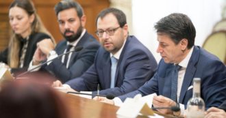 Copertina di “Soldi ai partiti”: l’eresia di Patuanelli e la “restaurazione”