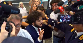 Copertina di L’arrivo di Patrick Zaki all’aeroporto di Malpensa: “È il giorno più importante della mia vita” – Video