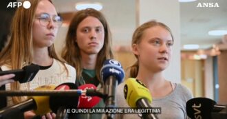Copertina di Greta Thunberg multata in Svezia per resistenza alla polizia: “Siamo in emergenza. La mia azione era legittima”