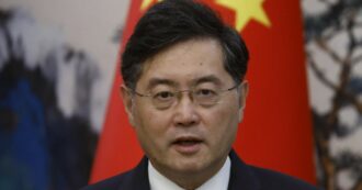 Copertina di “Scomparso” da settimane e ora rimosso dall’incarico: Pechino sostituisce il ministro degli Esteri Qin Gang