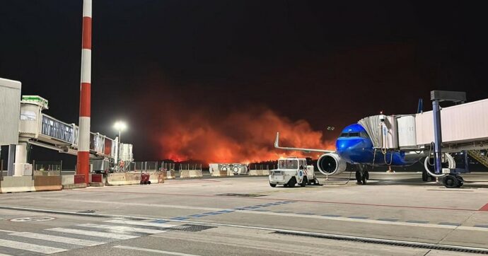 Palermo: ospedale minacciato dalle fiamme, incendio vicino all’aeroporto e scalo chiuso. Una vittima