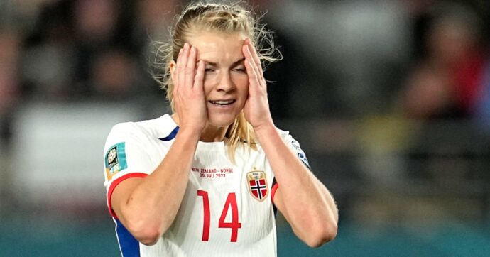 Mondiali femminili, Hegerberg abbandona il campo dopo gli inni: i timori per la stella norvegese