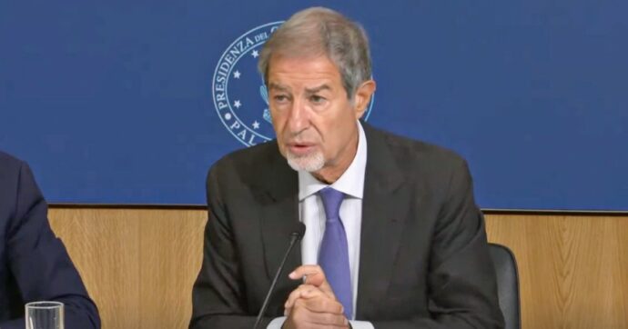Copertina di Campi Flegrei, il ministro Musumeci: “Stato di emergenza per velocizzare procedure in atto”