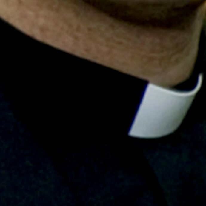 Uccide una bambina e ne celebra il funerale: arrestato dopo quasi 50 anni il prete killer